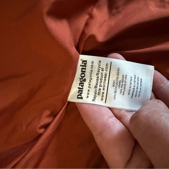 Patagonia Women's Burnished Red Fleece Vest NWT - Picture 8 of 15